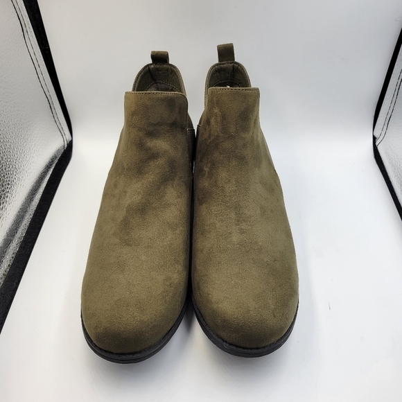 Mia Amore Lourie Bootie in Olive Green Sz 8.5 - Picture 2 of 10